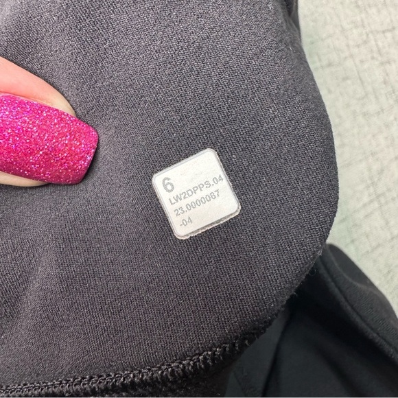 Lululemon Black Align Bra Asymmetrical Light Support A/B Cup Size 6 - Picture 7 of 9